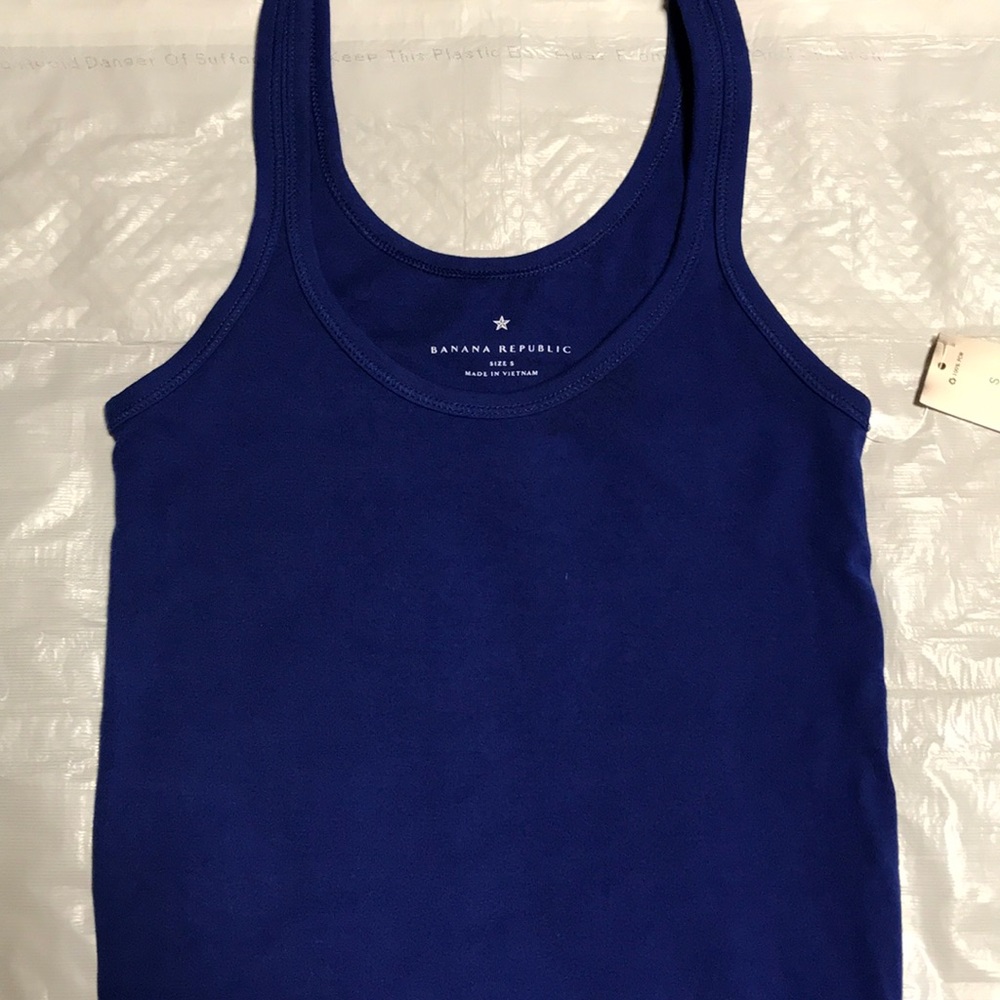 Sleeveless tee